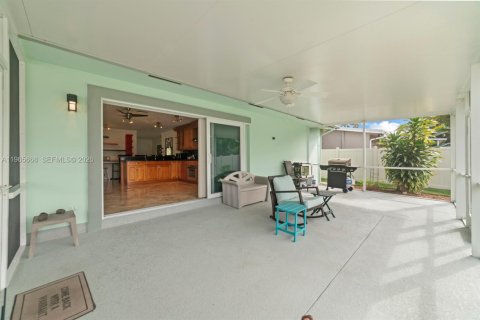 House in Dania Beach, Florida 2 bedrooms, 136.75 sq.m. № 2028863 - photo 8