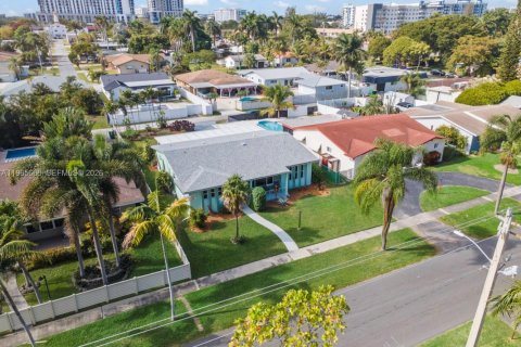 House in Dania Beach, Florida 2 bedrooms, 136.75 sq.m. № 2028863 - photo 28