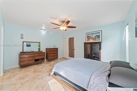 House in Dania Beach, Florida 2 bedrooms, 136.75 sq.m. № 2028863 - photo 17