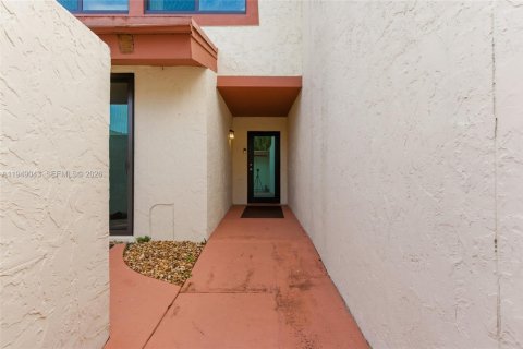 Купить таунхаус в Майами, Флорида 3 спальни, 159.23м2, № 2005492 - фото 8