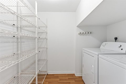 Купить таунхаус в Майами, Флорида 3 спальни, 159.23м2, № 2005492 - фото 23