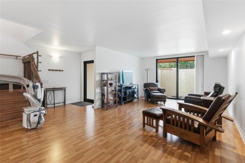 Купить таунхаус в Майами, Флорида 3 спальни, 159.23м2, № 2005492 - фото 4