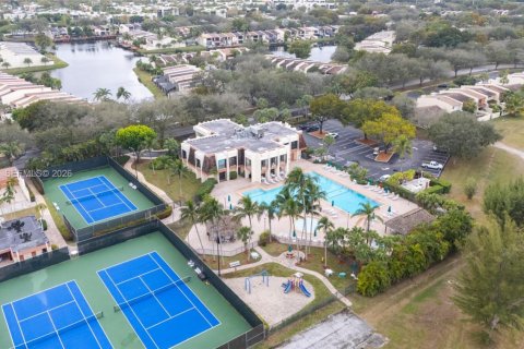 Купить таунхаус в Майами, Флорида 3 спальни, 159.23м2, № 2005492 - фото 3