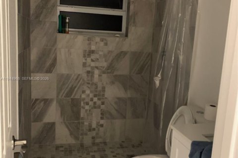 Casa en alquiler en Key Largo, Florida, 1 dormitorio, 55.74 m2 № 2001134 - foto 5