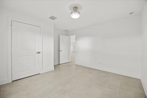 Casa en venta en Port St. Lucie, Florida, 4 dormitorios, 215.81 m2 № 2077764 - foto 23