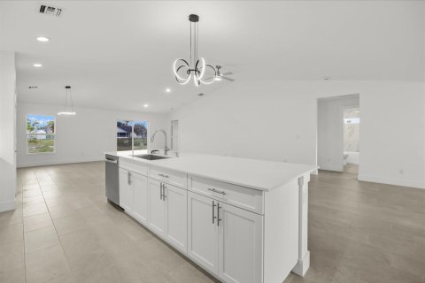 Casa en venta en Port St. Lucie, Florida, 4 dormitorios, 215.81 m2 № 2077764 - foto 15