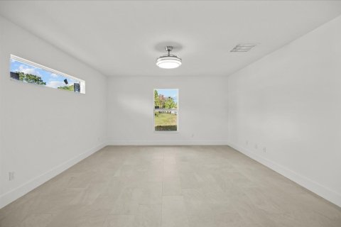 Casa en venta en Port St. Lucie, Florida, 4 dormitorios, 215.81 m2 № 2077764 - foto 16