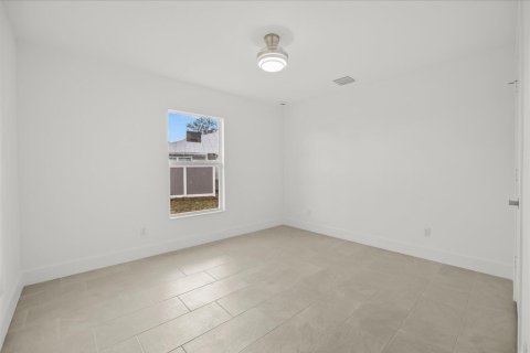 Casa en venta en Port St. Lucie, Florida, 4 dormitorios, 215.81 m2 № 2077764 - foto 28