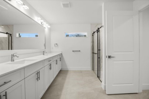 Casa en venta en Port St. Lucie, Florida, 4 dormitorios, 215.81 m2 № 2077764 - foto 18