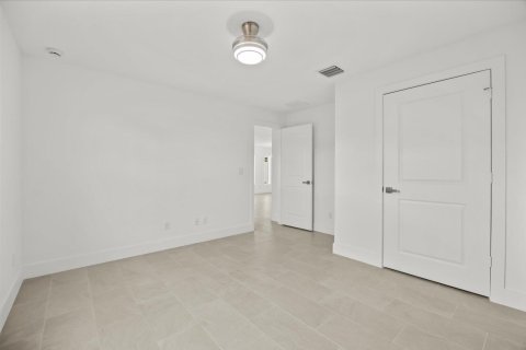 Casa en venta en Port St. Lucie, Florida, 4 dormitorios, 215.81 m2 № 2077764 - foto 27