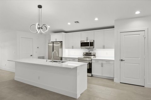 Casa en venta en Port St. Lucie, Florida, 4 dormitorios, 215.81 m2 № 2077764 - foto 12