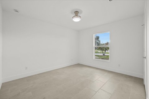 Casa en venta en Port St. Lucie, Florida, 4 dormitorios, 215.81 m2 № 2077764 - foto 22