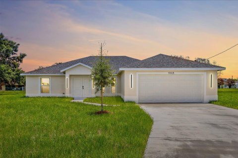 Casa en venta en Port St. Lucie, Florida, 4 dormitorios, 215.81 m2 № 2077764 - foto 3