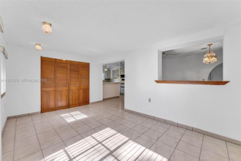 Casa en venta en Miami, Florida, 3 dormitorios, 145.21 m2 № 1995192 - foto 22