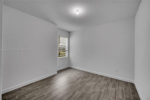 Villa ou maison à louer à Loxahatchee Groves, Floride: 3 chambres № 2004047 - photo 11