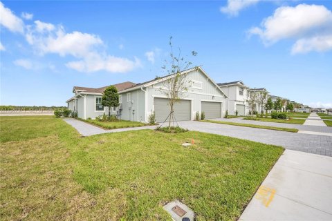 Villa ou maison à louer à Loxahatchee Groves, Floride: 3 chambres № 2004047 - photo 16