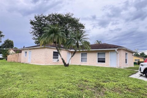 Купить коммерческую недвижимость в Дейви, Флорида 190.64м2, № 1997380 - фото 1