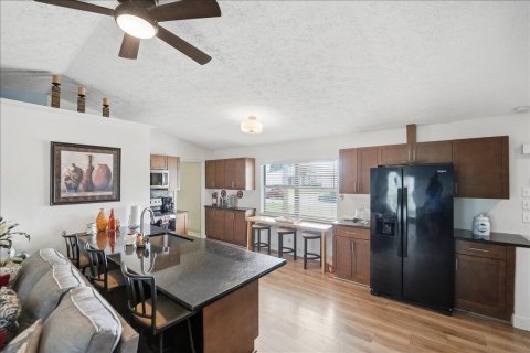 Villa ou maison à vendre à Port St. Lucie, Floride: 3 chambres, 112.6 m2 № 2083498 - photo 13