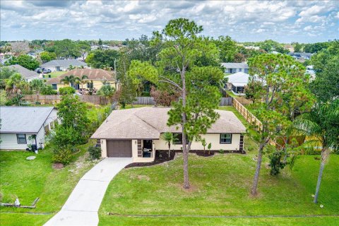 Villa ou maison à vendre à Port St. Lucie, Floride: 3 chambres, 112.6 m2 № 2083498 - photo 3