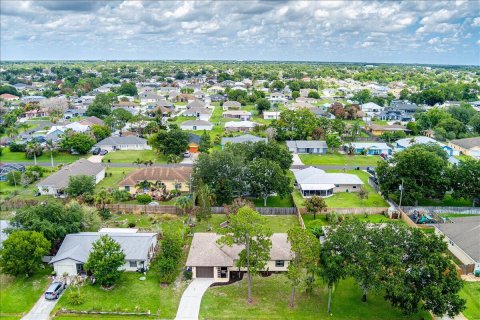 Villa ou maison à vendre à Port St. Lucie, Floride: 3 chambres, 112.6 m2 № 2083498 - photo 4