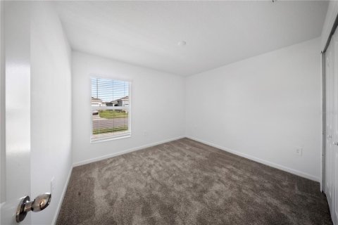 House in Haines City, Florida 4 bedrooms, 170.48 sq.m. № 2210401 - photo 14
