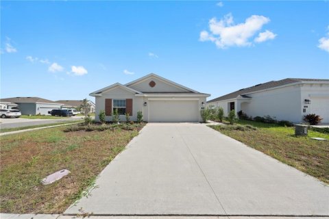 House in Haines City, Florida 4 bedrooms, 170.48 sq.m. № 2210401
