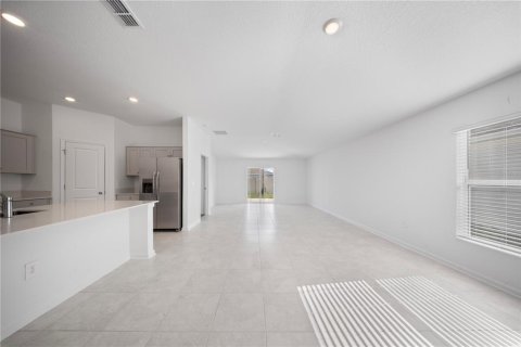 House in Haines City, Florida 4 bedrooms, 170.48 sq.m. № 2210401 - photo 3