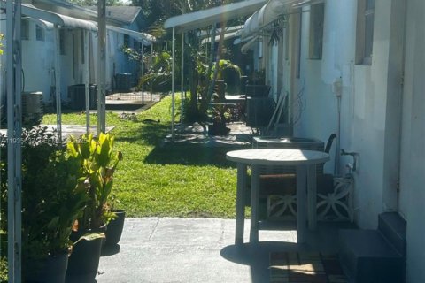 Condominio en alquiler en Hollywood, Florida, 2 dormitorios, 74.97 m2 № 1993886 - foto 12