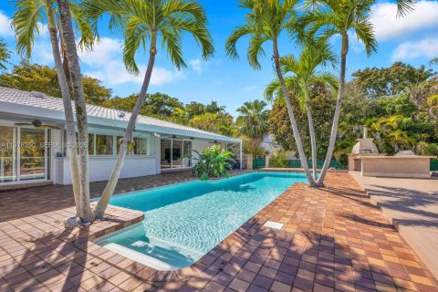 House in Miami Shores, Florida 4 bedrooms, 275.73 sq.m. № 2041899 - photo 11
