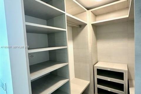 Copropriété à louer à Miami, Floride: 2 chambres, 115.57 m2 № 1999699 - photo 18