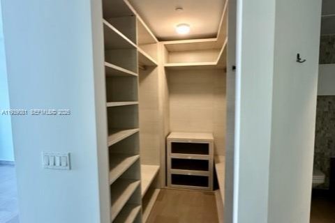 Copropriété à louer à Miami, Floride: 2 chambres, 115.57 m2 № 1999699 - photo 13