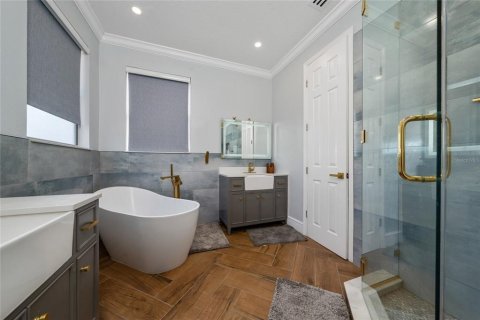 Casa en venta en Kissimmee, Florida, 5 dormitorios, 339.19 m2 № 1919678 - foto 16