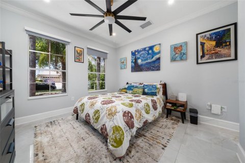 Casa en venta en Kissimmee, Florida, 5 dormitorios, 339.19 m2 № 1919678 - foto 18