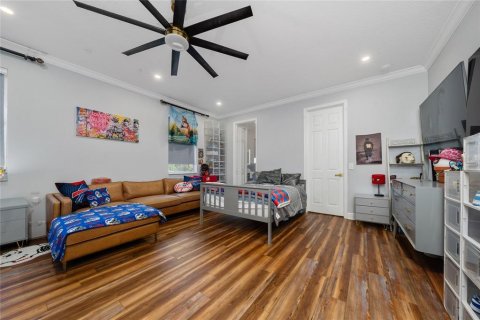 Casa en venta en Kissimmee, Florida, 5 dormitorios, 339.19 m2 № 1919678 - foto 20