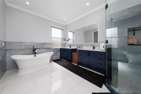 Casa en venta en Kissimmee, Florida, 5 dormitorios, 339.19 m2 № 1919678 - foto 15