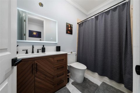 Casa en venta en Kissimmee, Florida, 5 dormitorios, 339.19 m2 № 1919678 - foto 24