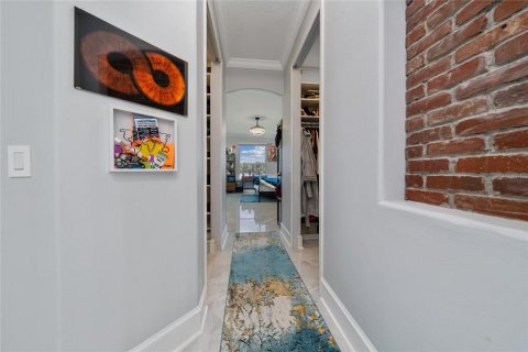 Casa en venta en Kissimmee, Florida, 5 dormitorios, 339.19 m2 № 1919678 - foto 13