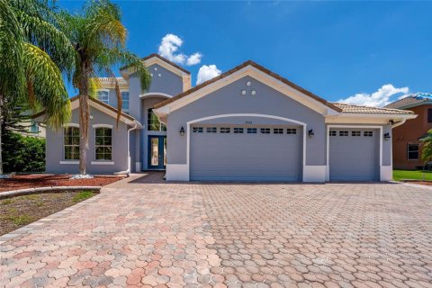 Casa en venta en Kissimmee, Florida, 5 dormitorios, 339.19 m2 № 1919678 - foto 1