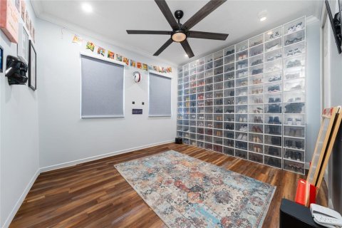 Casa en venta en Kissimmee, Florida, 5 dormitorios, 339.19 m2 № 1919678 - foto 25