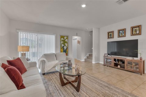 Townhouse in Kissimmee, Florida 3 bedrooms, 150.87 sq.m. № 1817230 - photo 5