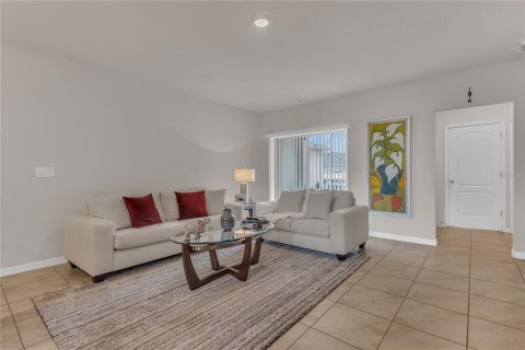 Townhouse in Kissimmee, Florida 3 bedrooms, 150.87 sq.m. № 1817230 - photo 4