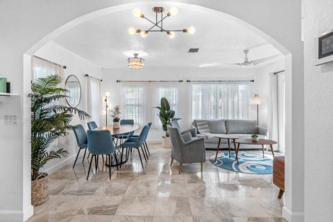Casa en venta en West Palm Beach, Florida, 2 dormitorios, 105.44 m2 № 2262327 - foto 18