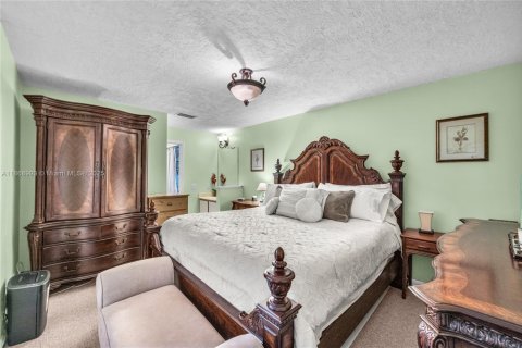 Condo in Lauderhill, Florida, 2 bedrooms  № 1923938 - photo 15