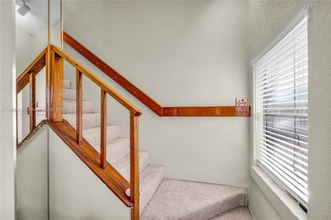 Condo in Lauderhill, Florida, 2 bedrooms  № 1923938 - photo 22