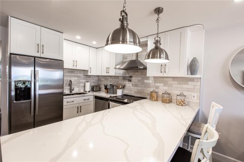 Copropriété à vendre à Hollywood, Floride: 1 chambre, 61.32 m2 № 2390138 - photo 12