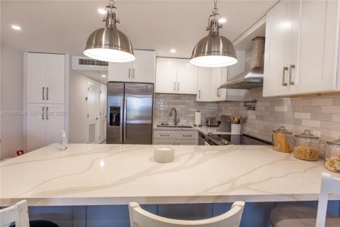 Copropriété à vendre à Hollywood, Floride: 1 chambre, 61.32 m2 № 2390138 - photo 9