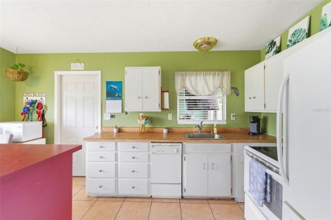 House in Palm Harbor, Florida 2 bedrooms, 75.81 sq.m. № 2231564 - photo 16