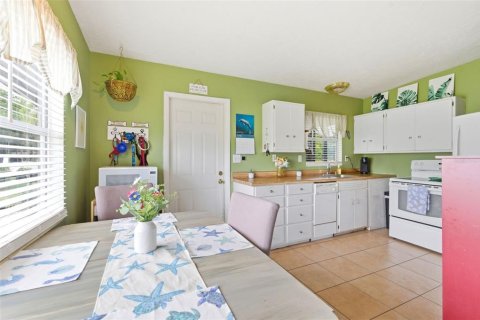 House in Palm Harbor, Florida 2 bedrooms, 75.81 sq.m. № 2231564 - photo 13
