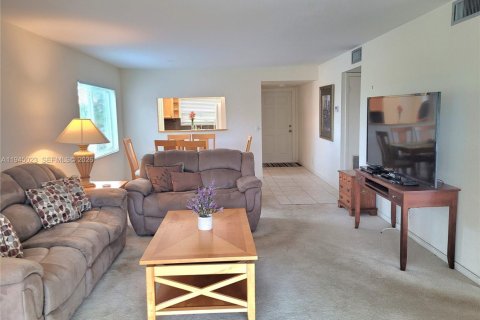 Купить кондоминиум в Санрайз, Флорида 2 спальни, 106.47м2, № 2003919 - фото 2