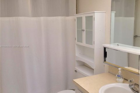 Купить кондоминиум в Санрайз, Флорида 2 спальни, 106.47м2, № 2003919 - фото 17